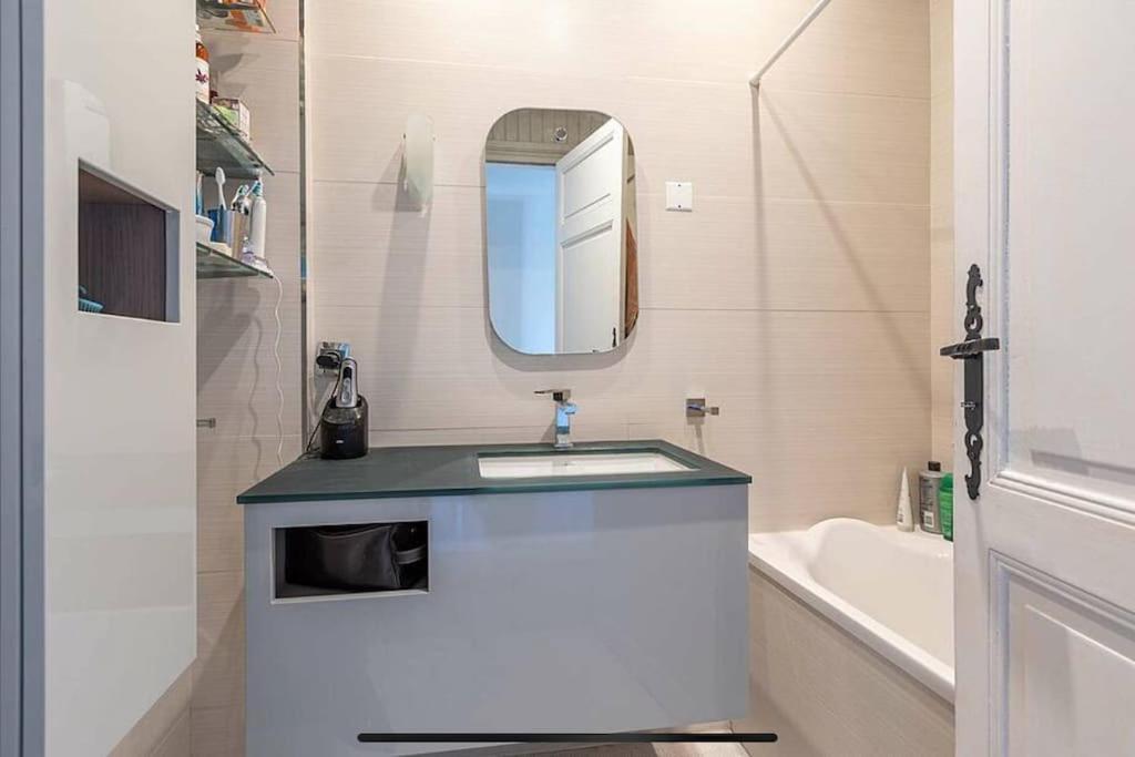 Exceptionnel 3 Pieces Art Deco En Dernier Etage Avec Garage Prive Centre *