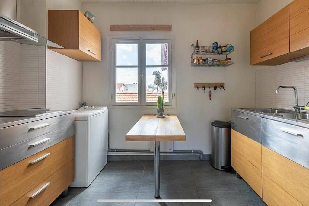 Apartamento Exceptionnel 3 Pieces Art Deco En Dernier Etage Avec Garage Prive Centre Biarritz